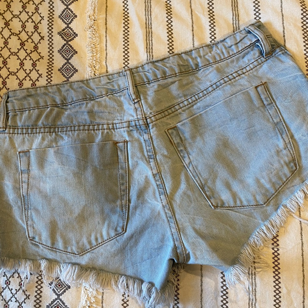 Cotton On Light Wash Cutoff Denim Shorts Sz 6